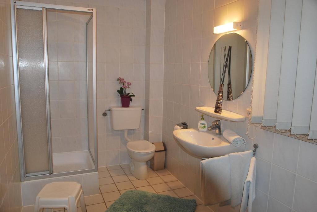 Camping De L'Our Appartements Вианден Экстерьер фото