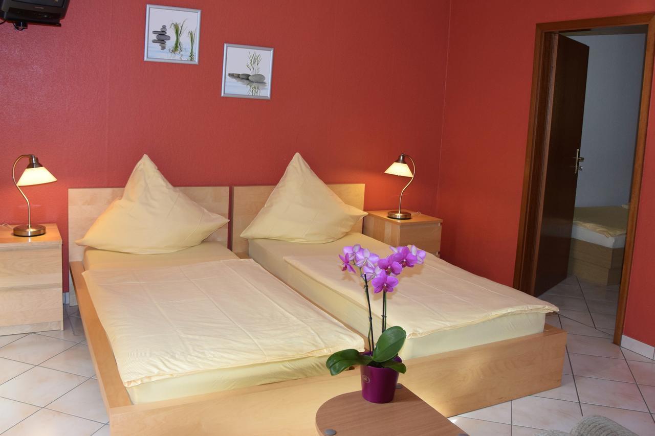 Camping De L'Our Appartements Вианден Экстерьер фото