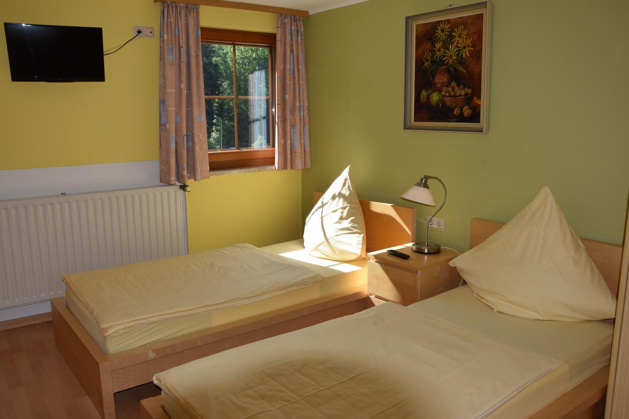 Camping De L'Our Appartements Вианден Экстерьер фото